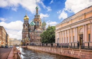 Lee más sobre el artículo 3 sitios turísticos que visitar en San Petersburgo