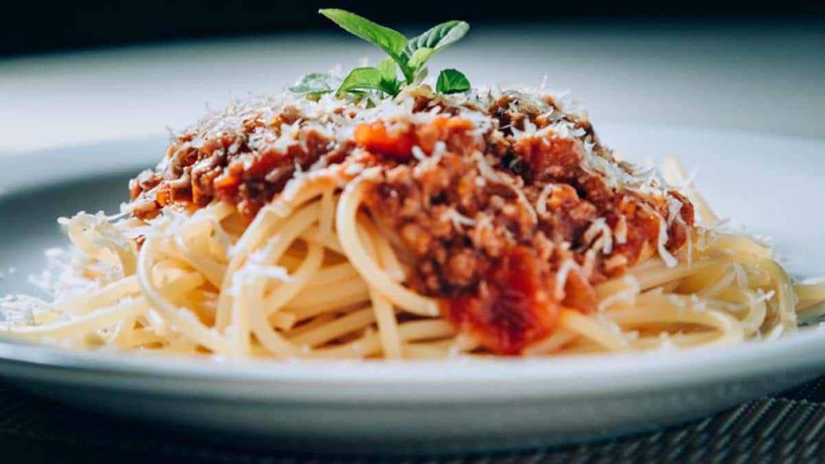 ¿Cuál es la auténtica receta italiana de spaghetti a la boloñesa?