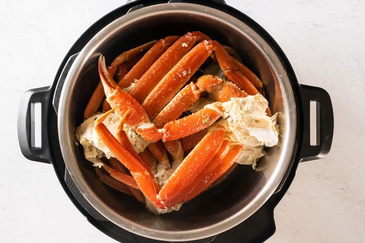 ¿Cuánto tiempo se tarda en cocer patas de cangrejo frescas?