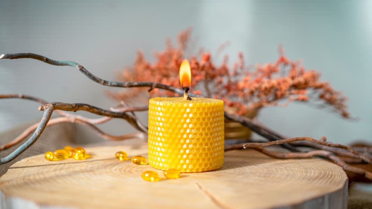 ¿Cuál es el ritual con una vela de miel?