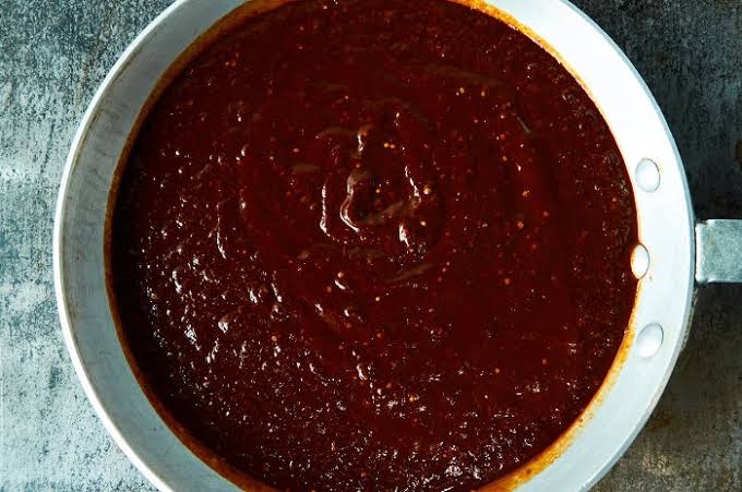 ¿Cómo se hace la salsa de chile pasilla?