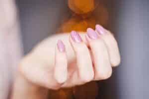 Lee más sobre el artículo ¿Se pueden combinar dos esmaltes de uñas?